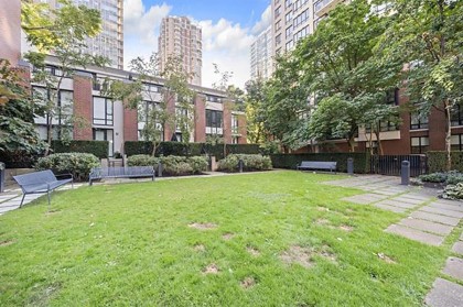 Photo 4 at 2403 - 928 Homer Street, Yaletown, Vancouver West
