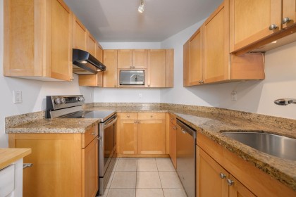 Photo 8 at 212 - 910 W 8th Avenue, Fairview VW, Vancouver West