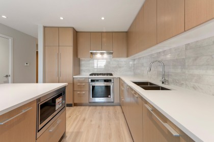 Photo 16 at 602 - 110 E 17th Street, Central Lonsdale, North Vancouver