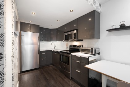 Photo 13 at 207 - 1990 W 6th Avenue, Kitsilano, Vancouver West