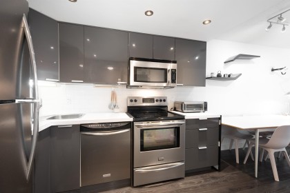 Photo 14 at 207 - 1990 W 6th Avenue, Kitsilano, Vancouver West