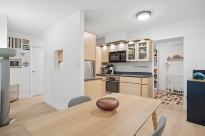 Photo 12 at 202 - 1867 W 3rd Avenue, Kitsilano, Vancouver West