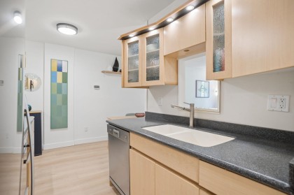 Photo 19 at 202 - 1867 W 3rd Avenue, Kitsilano, Vancouver West