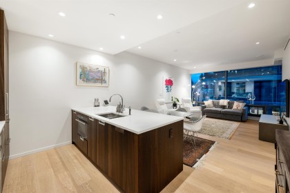 Photo 10 at 402 - 1355 Bellevue Avenue, Ambleside, West Vancouver