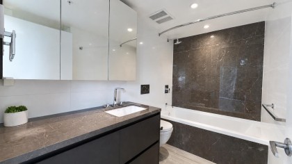 Photo 12 at 808 - 1561 W 57th Avenue, South Granville, Vancouver West