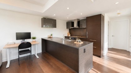 Photo 3 at 808 - 1561 W 57th Avenue, South Granville, Vancouver West