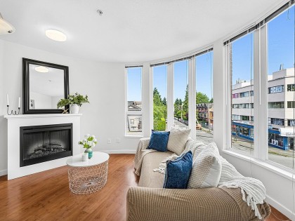 Photo 3 at 309 - 3089 Oak Street, Vancouver West
