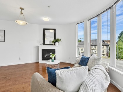 Photo 9 at 309 - 3089 Oak Street, Vancouver West
