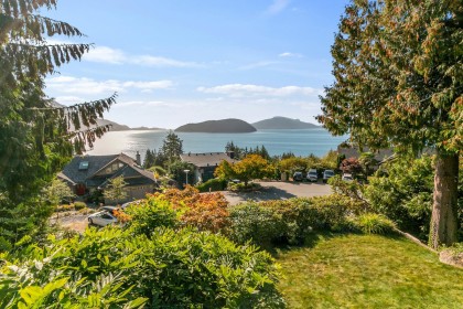 Photo 4 at 45 Sweetwater Place, Lions Bay, West Vancouver