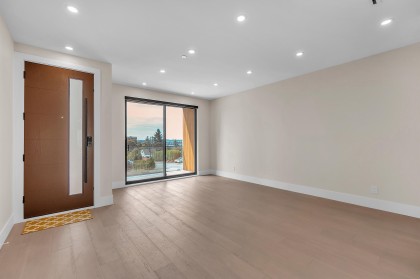 Photo 4 at 504 E 5th Street, North Vancouver
