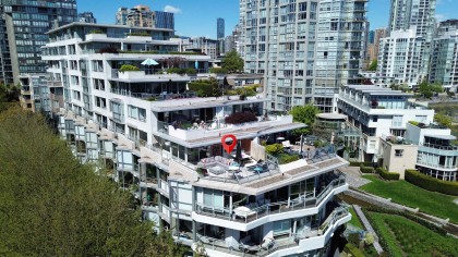 Photo 2 at 606 - 1288 Marinaside Crescent, Yaletown, Vancouver West