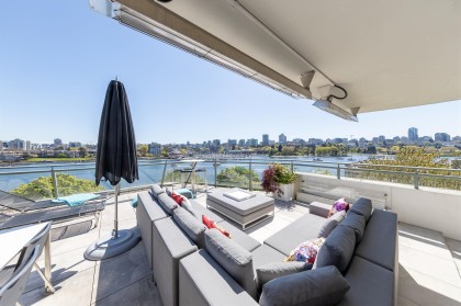 Photo 6 at 606 - 1288 Marinaside Crescent, Yaletown, Vancouver West