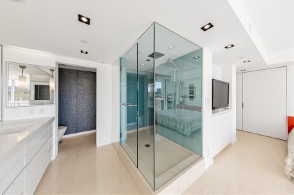 Photo 26 at 606 - 1288 Marinaside Crescent, Yaletown, Vancouver West