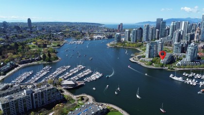 Photo 1 at 606 - 1288 Marinaside Crescent, Yaletown, Vancouver West