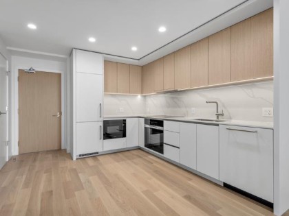 Photo 2 at 304 - 3963 Uplands Way, Cypress Park Estates, West Vancouver