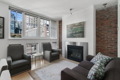Photo 8 at 402 - 1072 Hamilton Street, Yaletown, Vancouver West