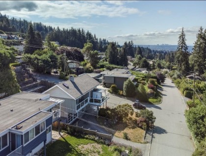 Photo 2 at 442 Monteray Avenue, Upper Delbrook, North Vancouver