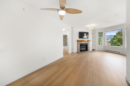Photo 3 at 404 - 1562 W 5th Avenue, False Creek, Vancouver West