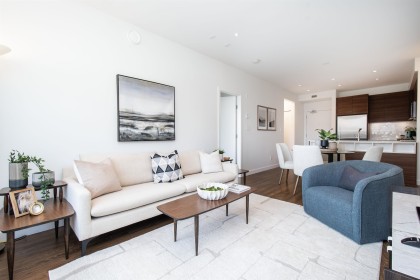 Photo 2 at 402 - 1061 Marine Drive, Norgate, North Vancouver