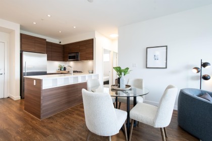 Photo 6 at 402 - 1061 Marine Drive, Norgate, North Vancouver