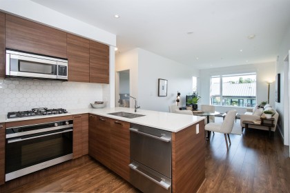 Photo 3 at 402 - 1061 Marine Drive, Norgate, North Vancouver