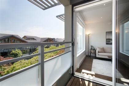 Photo 20 at 402 - 1061 Marine Drive, Norgate, North Vancouver
