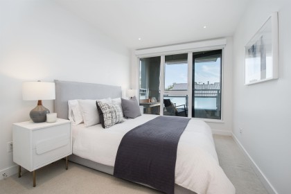 Photo 15 at 402 - 1061 Marine Drive, Norgate, North Vancouver