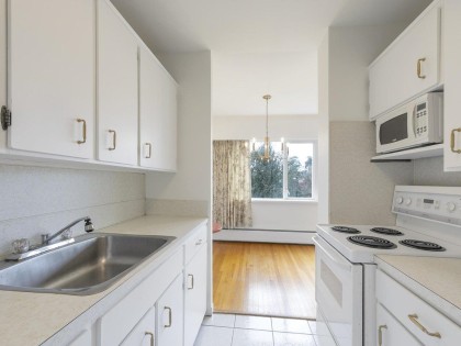 Photo 13 at 204 - 6026 Tisdall Street, Oakridge VW, Vancouver West