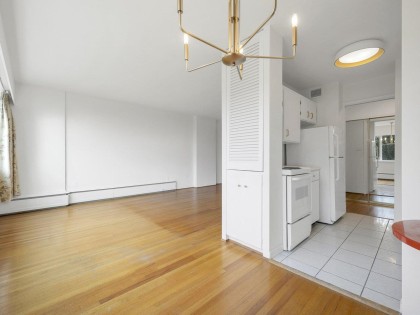 Photo 12 at 204 - 6026 Tisdall Street, Oakridge VW, Vancouver West