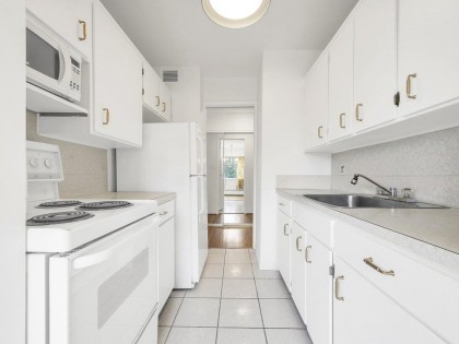 Photo 15 at 204 - 6026 Tisdall Street, Oakridge VW, Vancouver West