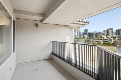 Photo 12 at 412 - 525 Wheelhouse Square, False Creek, Vancouver West