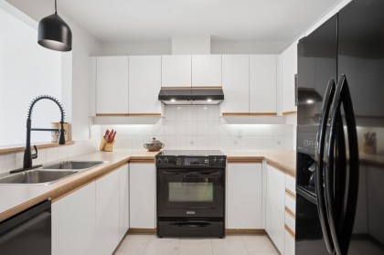 Photo 4 at 412 - 525 Wheelhouse Square, False Creek, Vancouver West