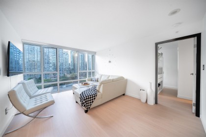 Photo 4 at 1505 - 930 Cambie Street, Yaletown, Vancouver West