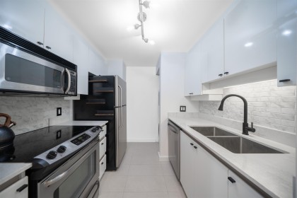Photo 8 at 1505 - 930 Cambie Street, Yaletown, Vancouver West