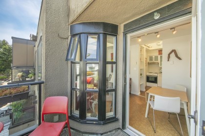 Photo 11 at 301 - 3673 W 11th Avenue, Kitsilano, Vancouver West