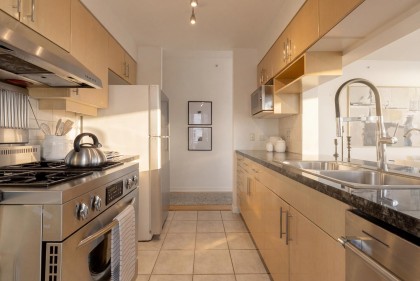 Photo 13 at 702 - 1099 Marinaside Crescent, Yaletown, Vancouver West