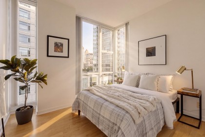 Photo 17 at 702 - 1099 Marinaside Crescent, Yaletown, Vancouver West