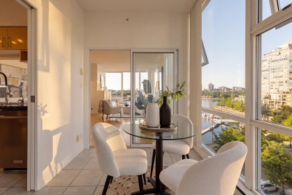 Photo 12 at 702 - 1099 Marinaside Crescent, Yaletown, Vancouver West