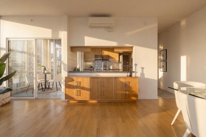 Photo 9 at 702 - 1099 Marinaside Crescent, Yaletown, Vancouver West