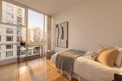 Photo 18 at 702 - 1099 Marinaside Crescent, Yaletown, Vancouver West