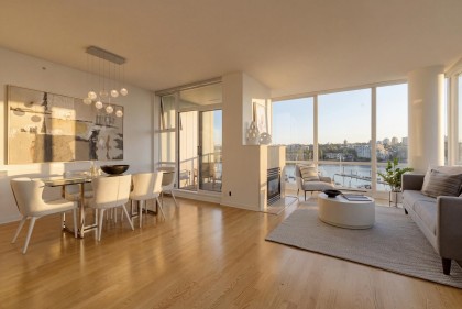 Photo 4 at 702 - 1099 Marinaside Crescent, Yaletown, Vancouver West
