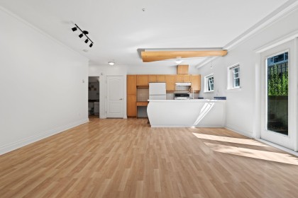 Photo 13 at 3027 W 7th Avenue, Kitsilano, Vancouver West