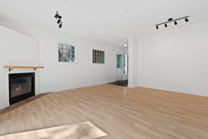 Photo 17 at 3027 W 7th Avenue, Kitsilano, Vancouver West
