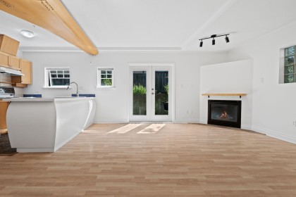 Photo 14 at 3027 W 7th Avenue, Kitsilano, Vancouver West