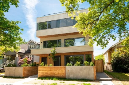 Photo 2 at 3 - 3120 W 11th Avenue, Kitsilano, Vancouver West
