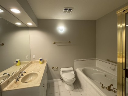 Photo 5 at 308 - 5835 E Hampton Place, University VW, Vancouver West