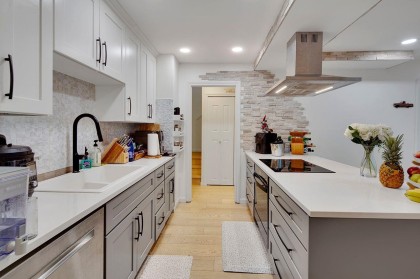 Photo 9 at 1840 Purcell Way, Lynnmour, North Vancouver