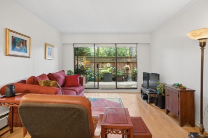 Photo 2 at 102 - 2255 W 8th Avenue, Kitsilano, Vancouver West