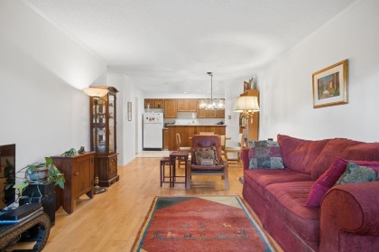 Photo 7 at 102 - 2255 W 8th Avenue, Kitsilano, Vancouver West
