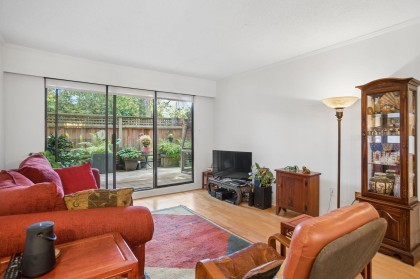 Photo 3 at 102 - 2255 W 8th Avenue, Kitsilano, Vancouver West